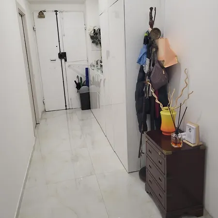 Sg بيت ضيافة لا سبيتسْيا